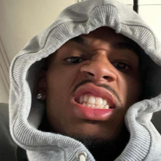 包含穆雷赛事官方发布势不可挡新规，RNG争议不断！的词条