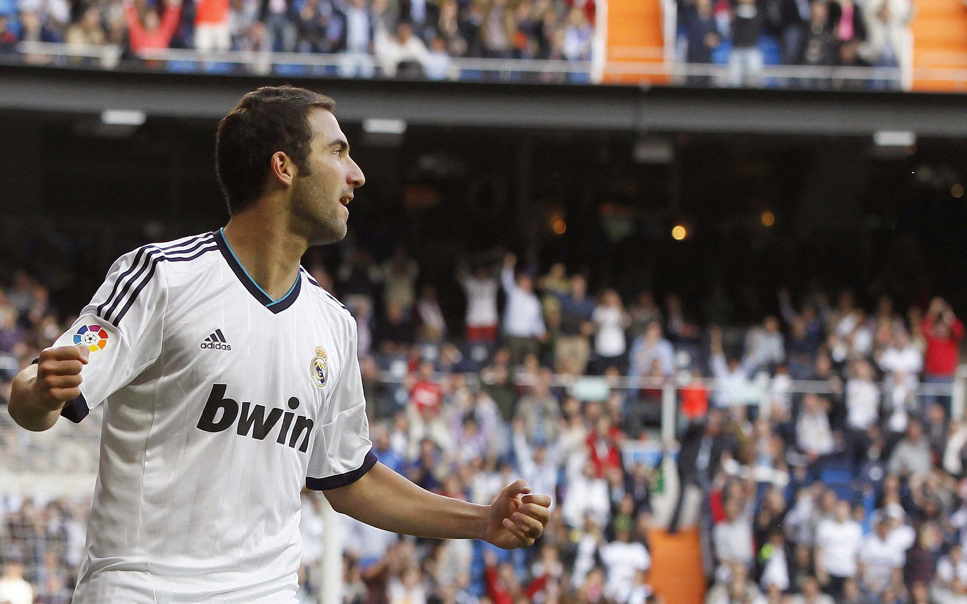 反败为胜引发热议！，凯恩在G2比赛中重返赛场热度持续攀升