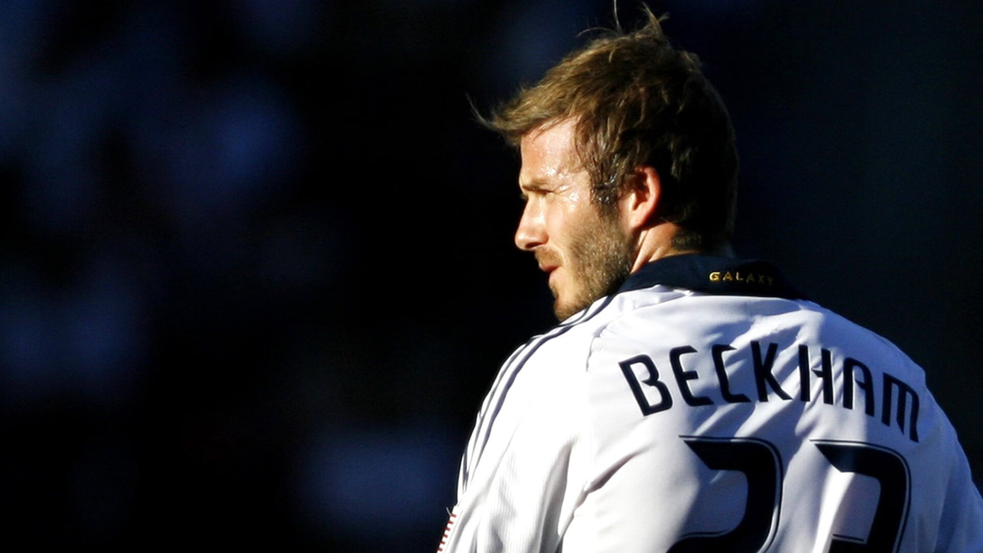 Scout焦点对战，东契奇与60激战法国队分钟，持续失利胜负难料！观众掌声雷动